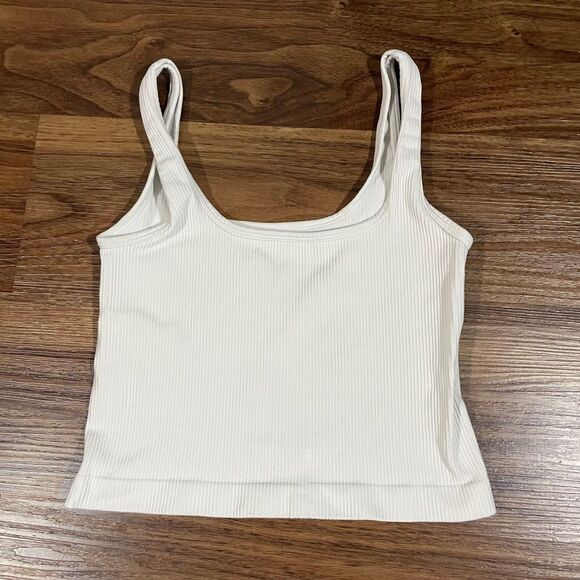 OQQ Women's White Ribbed Sleeveless Racerback Crop Tank Top Size Small - Picture 5 of 5